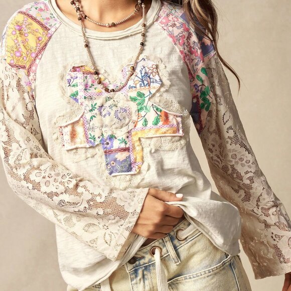 Apricot Boho Casual Women's Knit Contrast Lace Floral T-Shirt
